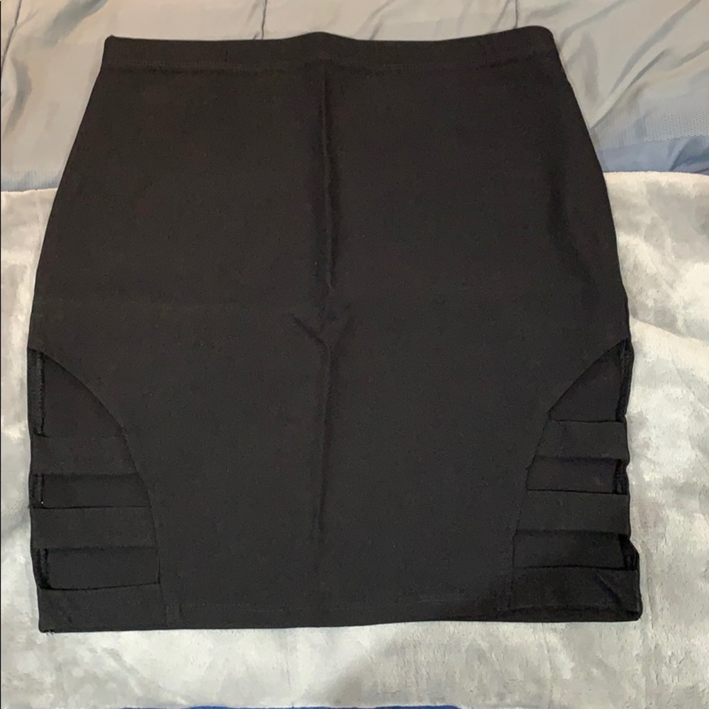 Never worn. To tight on me